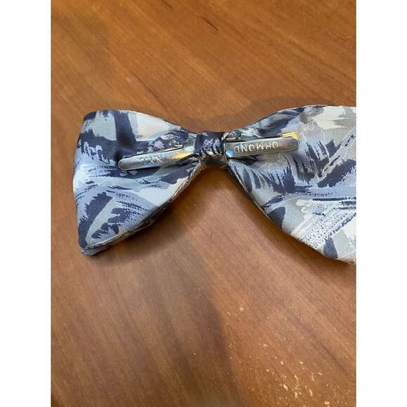Ormand Silk clip in bow tie in grey and white - Picture 5 of 6